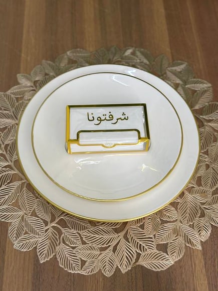 مجموعه محارم مع علبه مكتوب عليها كلمات ترحيبيه عدد 6
