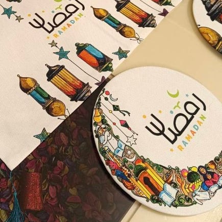 JHمفرش رنر رمضان مع 6كوسترات خشب مع قماش قابل للغسيل