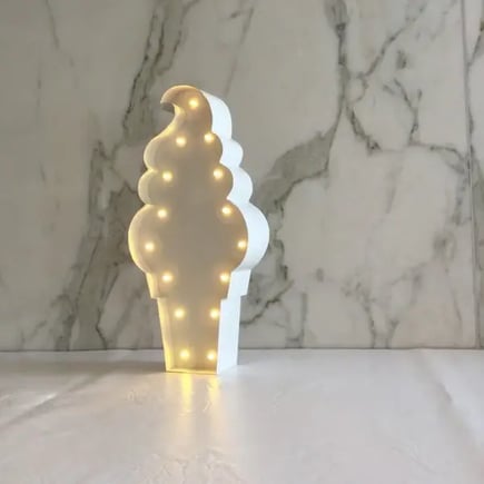 ديكور معدن مضيء شكل  الايسكريم