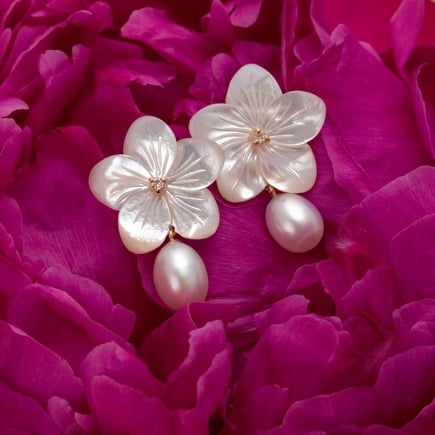 Jasmine Earrings – 18K Gold & Diamonds