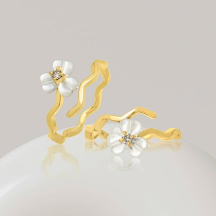 Iris Bloom Ring | 18K Gold and Diamonds