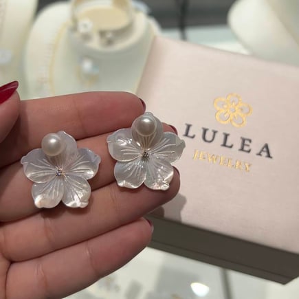 Rosmelos earrings |  18K gold and diamonds
