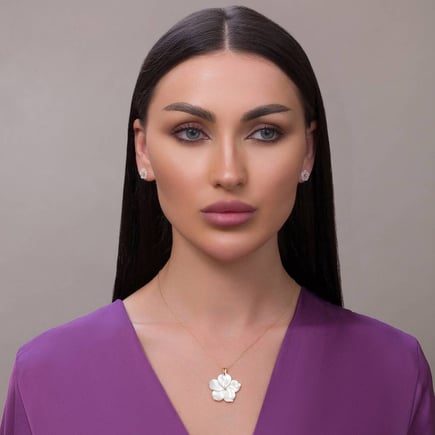قلادة وأقراط لوليا | ذهب 18K و الماس