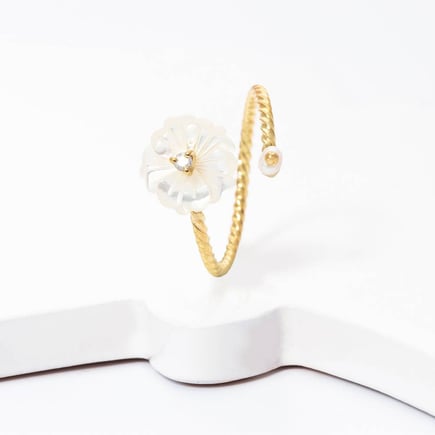 Lolia ring |  18k gold and diamonds