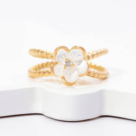 Lulu Ring | 18K Gold and Diamonds