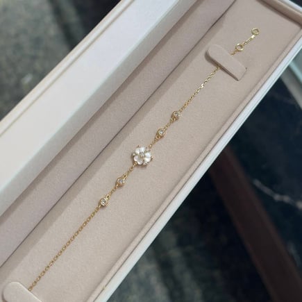 Iris Stone Bracelet | 18K Gold and Diamonds
