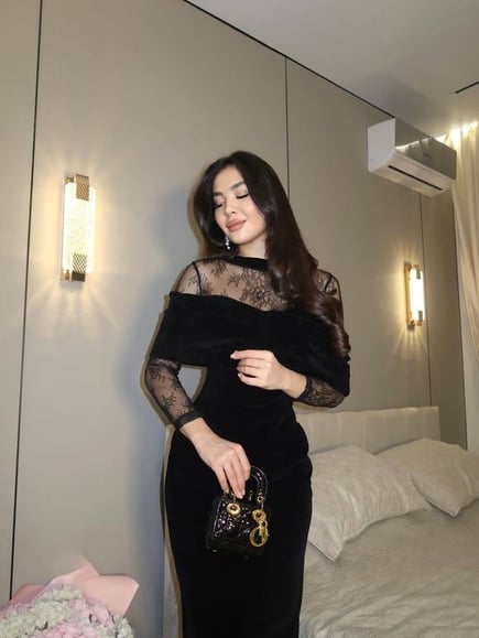 فستان شتوي اسود يخطف الأنظار