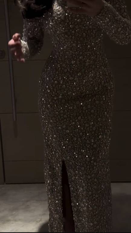 فستان سهرة مميز جدا 