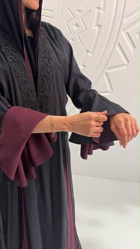 عباية كريب لونين اكمام كلوش