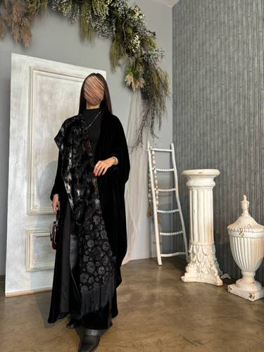 عباية بشت مخمل مع قطيفه مشجره
