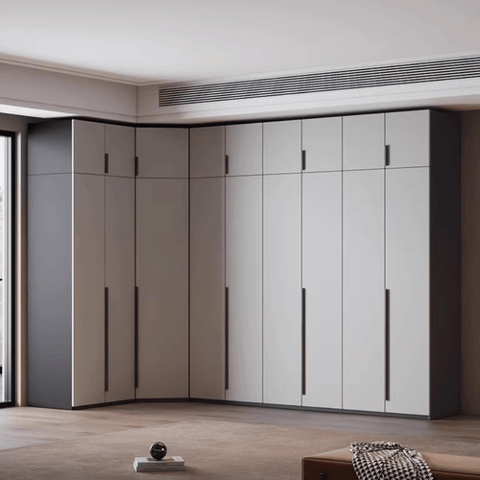 Wardrobe of multiple sizes