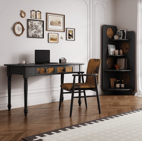 Desk with chair, classic style