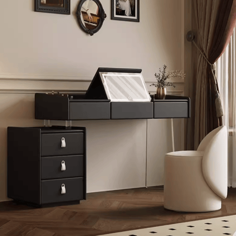 Table decoration with mirror and chair