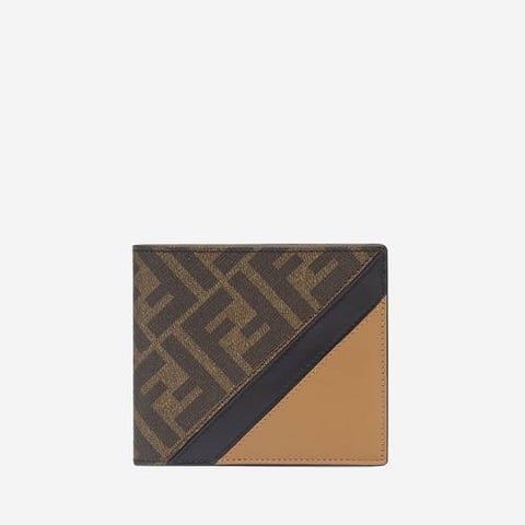 محفظة بتصميم قابل للطي لون بني ماركة فندي