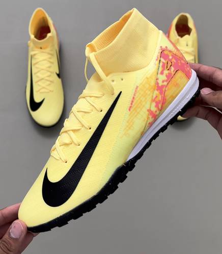 NIKE/خاص بالعشب الصناعي
