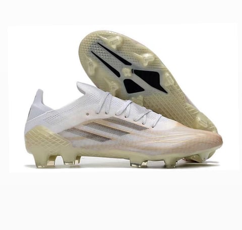 Adidas/ خاص للعشب الطبيعي