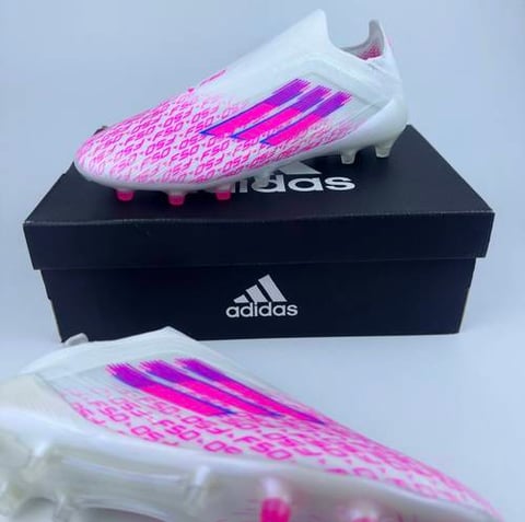 adidas / خاص بالعشب الطبيعي