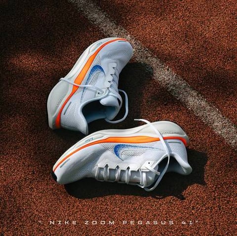 NIKE