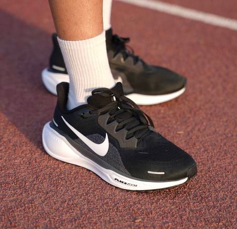 NIKE
