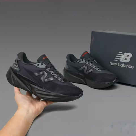 NEW BALANCE-خاص بالجري