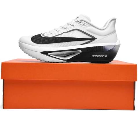NIKE ZOOMX
