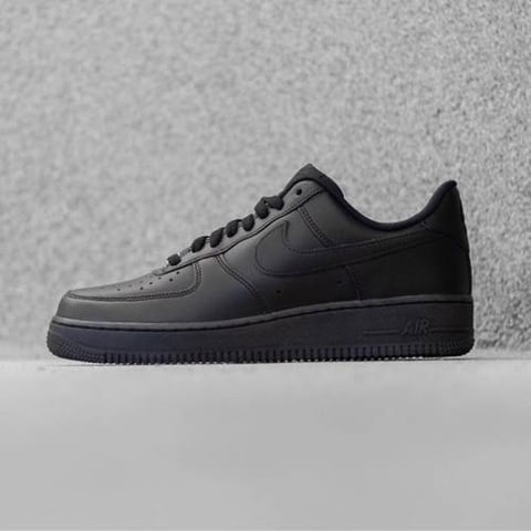 Nike Air Force “Black”