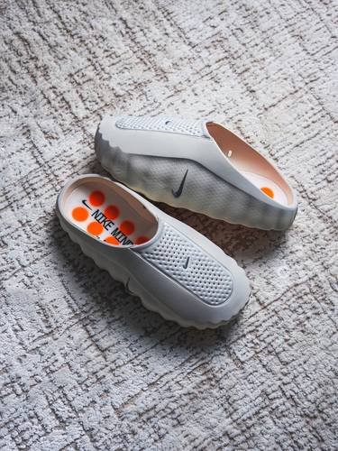 Nike Mind 001