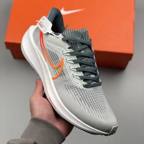 NIKE AIR ZOOM