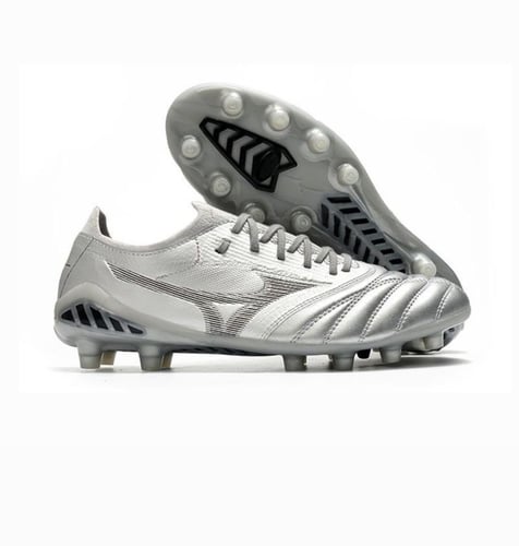 Mizuno / for natural grass