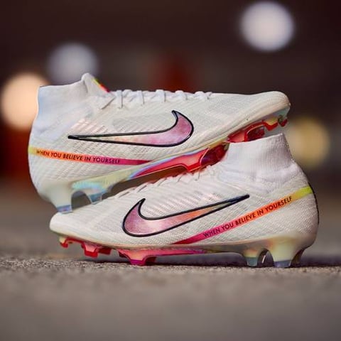 NIKE / خاص بالعشب طبيعي 