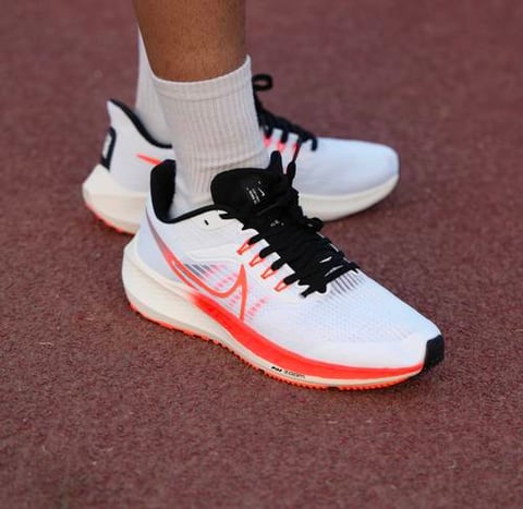 NIKE