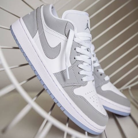 Air Jordan 1 Low Wolf Grey Snaeker