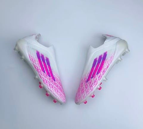 adidas / خاص بالعشب الطبيعي