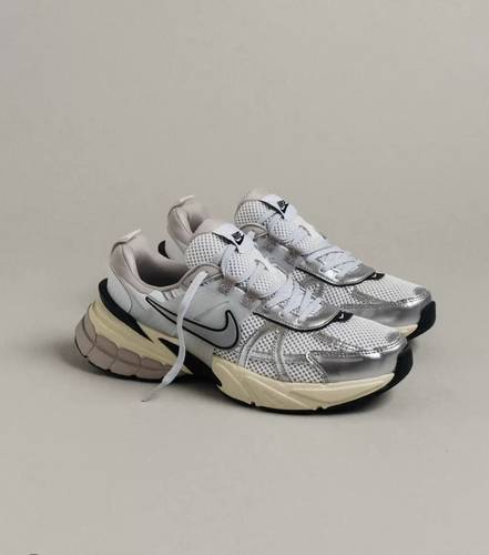 Nike v2k Run 