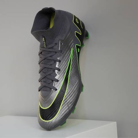 NIKE / خاص بالعشب الطبيعي