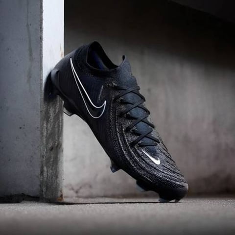 NIKE / خاص بالعشب الطبيعي 