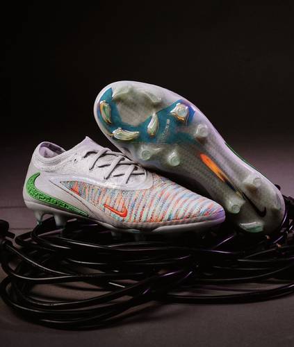 Nike phantom 
