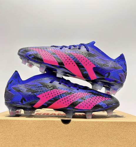 adidas predator  / خاص بالعشب الطبيعي
