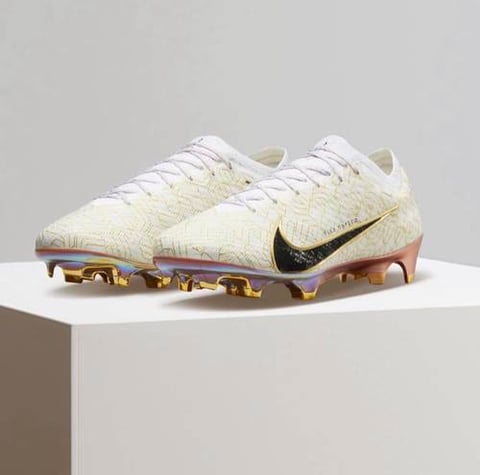 Nike  / خاص بالعشب الطبيعي