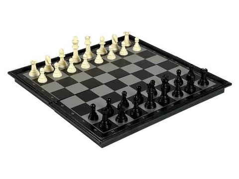 Magnetic Foldable Chess Game – Chess Set in Multiple Sizes
