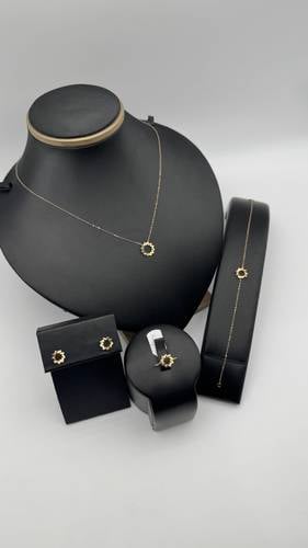 طقم ناعم عيار 18k