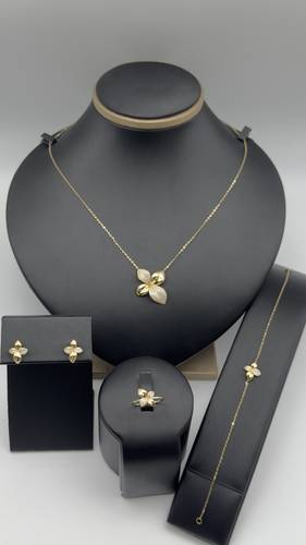 طقم باسكال عيار 18k