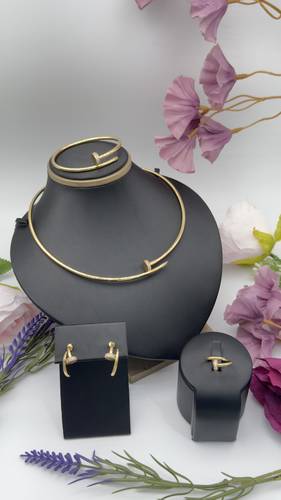 طقم ايطالي ناعم عيار 18k