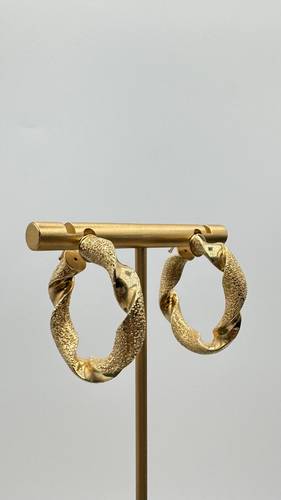 حلق مبروم عيار 18k