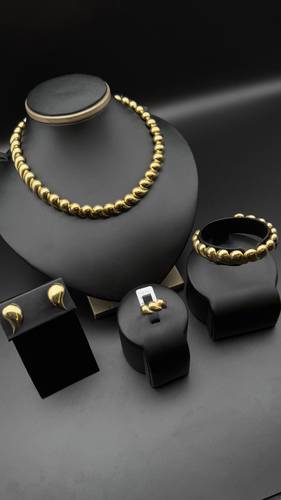 طقم البوتيك عيار 18