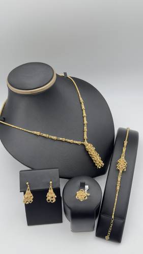 طقم ناعم عيار 18k