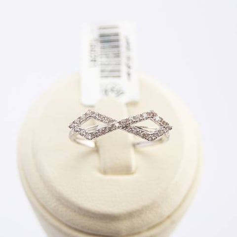 white gold ovel ring, 18k