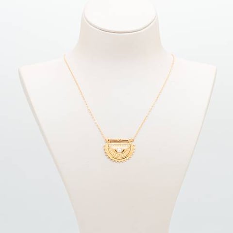 عقد ذهب عيار ٢١