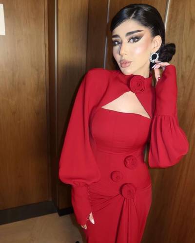 فستان سهرة باربي ورد احمر ناعم 