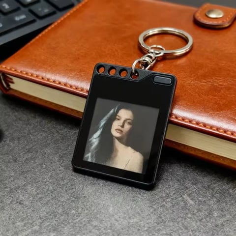 ميدالية ذكية